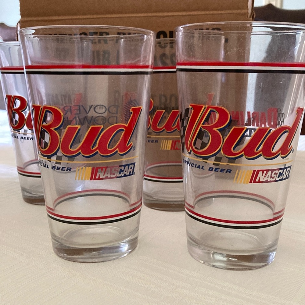 Bud NASCAR Racing Pint Set